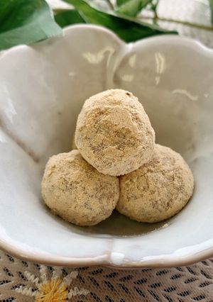 懐かしの駄菓子！くるみ入りきな粉ボール-レシピのメイン写真