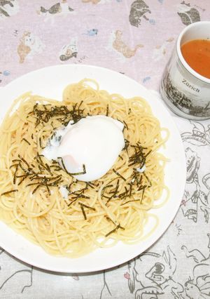 パスタの温玉のせ《レトルトソース使用》-レシピのメイン写真