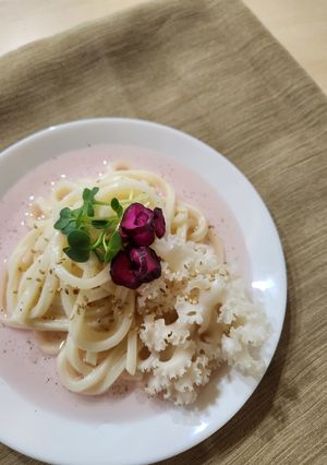 ホホホタケとゆかりのピンク出汁冷うどん-レシピのメイン写真