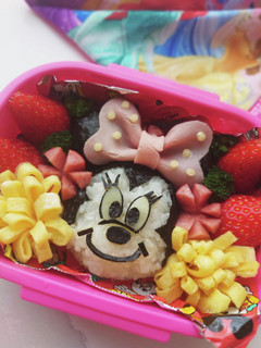 ミニーちゃんのお弁当 キャラ弁-レシピのメイン写真
