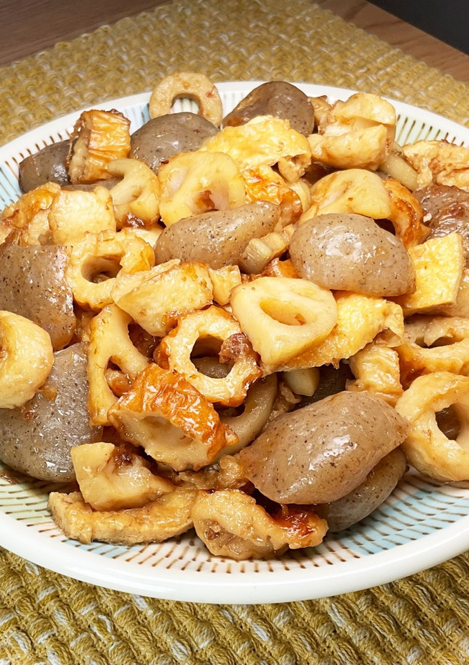 蒟蒻ちくわ油揚げ蓮根の煮物-レシピのメイン写真
