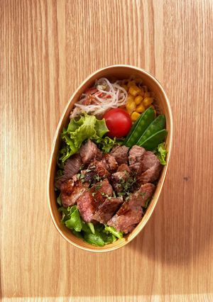 サラダなステーキ弁当-レシピのメイン写真