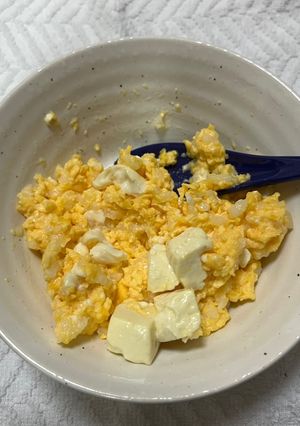 【離乳食後期】豆腐と卵のチーズチャーハン-レシピのメイン写真