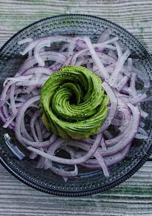 アボカドと紫玉ねぎスライスのサラダ-レシピのメイン写真