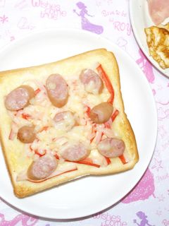 カニカマとウィンナーのトースト-レシピのメイン写真