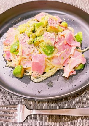 アボカドとベーコンのパスタ-レシピのメイン写真