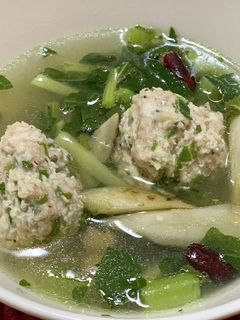 減塩鶏団子と大根菜の塩麹スープ-レシピのメイン写真