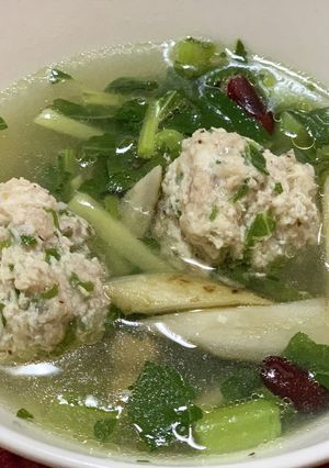 減塩鶏団子と大根菜の塩麹スープ-レシピのメイン写真