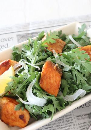 春菊と照り焼き鮭のサラダ-レシピのメイン写真