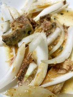 簡単 新玉ねぎサバ缶サラダ-レシピのメイン写真