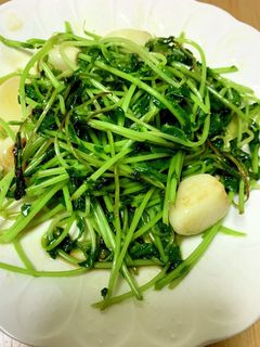 町中華メニュー 豆苗のにんにく炒め-レシピのメイン写真