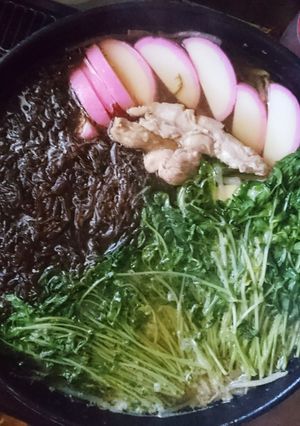 栄養満点！せせりのもやし、豆苗の鍋〜-レシピのメイン写真