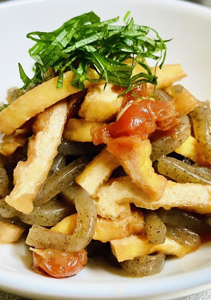 油揚げとこんにゃくの梅炒め煮-レシピのメイン写真