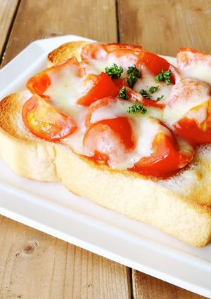 簡単♪生トマトのチーズトースト-レシピのメイン写真