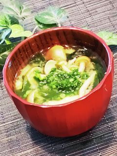 しめじとわかめのお味噌汁-レシピのメイン写真