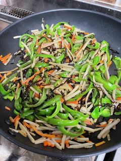 細切りピーマンと冷凍きんぴらの塩昆布炒め-レシピのメイン写真