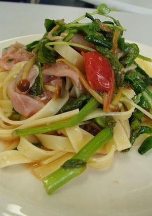 菜の花とプチトマト　生ハムのパスタ-レシピのメイン写真