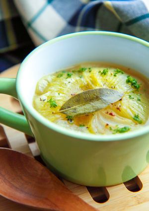 電子レンジで簡単！新玉ねぎの丸ごとスープ-レシピのメイン写真