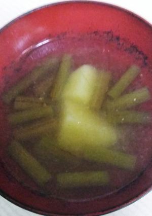 フキとじゃがいもの味噌汁-レシピのメイン写真