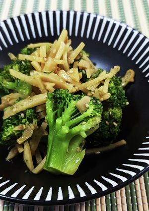 辛味が旨い！ブロッコリーの生姜炒め-レシピのメイン写真