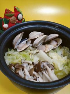 春キャベツとハマグリの酒蒸し-レシピのメイン写真