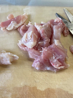 鶏肉はキッチンバサミで切るのが楽ちん-レシピのメイン写真
