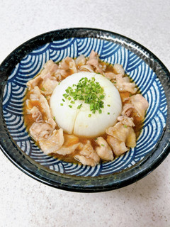 某豚丼風♪新玉ねぎの簡単レンジ蒸し-レシピのメイン写真