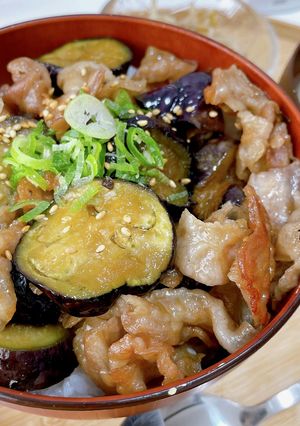 ナスと豚バラの甘辛丼-レシピのメイン写真