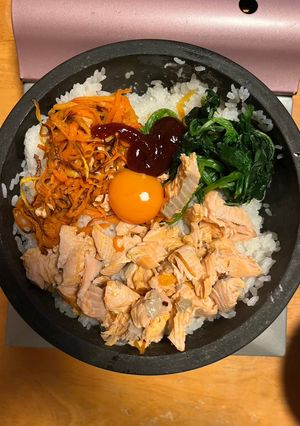 サーモンバターの石焼ビビンバ-レシピのメイン写真