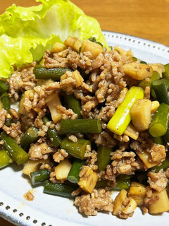 ニンニクの芽とひき肉炒めのレンコン入り-レシピのメイン写真