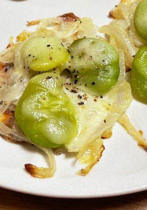 そら豆と新玉ねぎのチーズ焼き-レシピのメイン写真