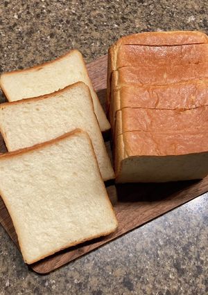 少し手間をかけたHBで捏ねる角食パン-レシピのメイン写真