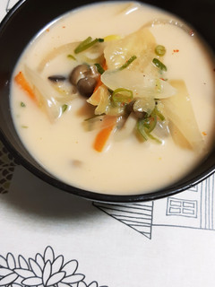 牛乳でまろやか♪キムチのミルクスープ-レシピのメイン写真