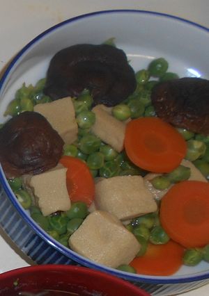 えんどう豆と高野豆腐の煮物-レシピのメイン写真
