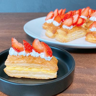 いちごカスタードクリーム*** 限定氷］いちごのカスタードパイ ¥1,500 （テイクアウト ¥1,300