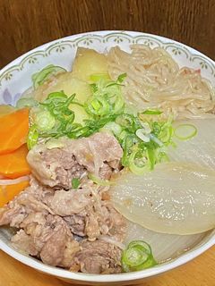 梅干でさっぱり・新玉と新じゃがで肉じゃが-レシピのメイン写真