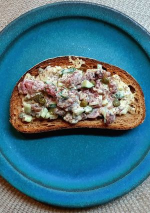 マグロのタルタルオープンサンド-レシピのメイン写真