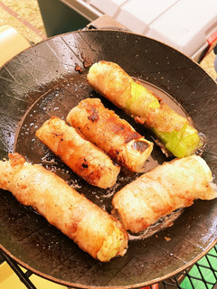 キャンプ飯 ジュワッと長ネギの豚肉巻き-レシピのメイン写真