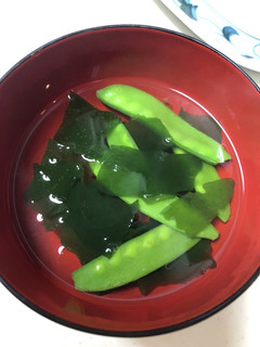 ☆お吸い物☆絹さや&わかめ-レシピのメイン写真
