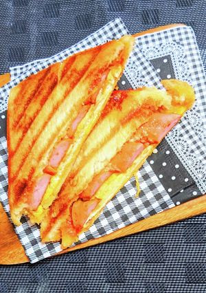 魚肉ソーセージホットサンド-レシピのメイン写真
