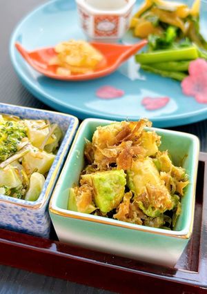 だしがら活用♪アボカドと鰹節のサラダ-レシピのメイン写真