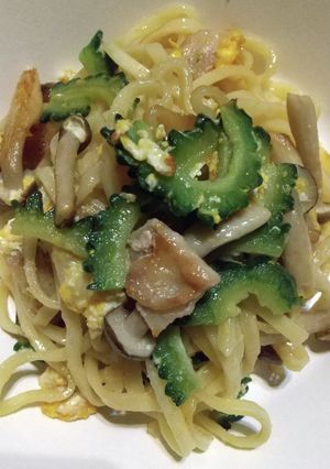 ゴーヤーと沖縄そばで沖縄風焼きそば-レシピのメイン写真