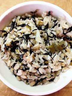 白だしで✾ひじきと長ネギの炊き込みご飯♬-レシピのメイン写真