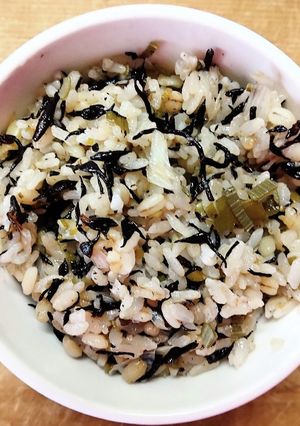 白だしで✾ひじきと長ネギの炊き込みご飯♬-レシピのメイン写真