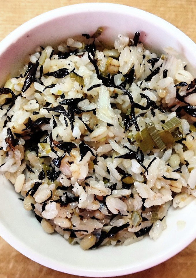 白だしで✾ひじきと長ネギの炊き込みご飯♬-レシピのメイン写真