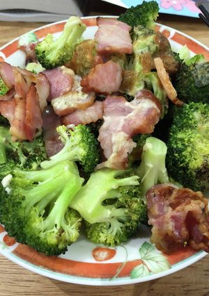 ブロッコリーとベーコンのチーズ焼き-レシピのメイン写真