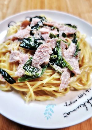 蒸し鶏とほうれん草の明太クリームパスタ-レシピのメイン写真