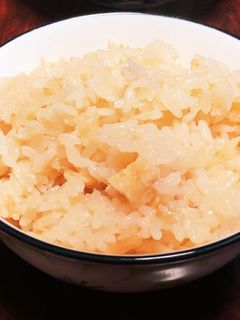 新玉ねぎと桜えびの炊き込みご飯-レシピのメイン写真