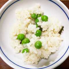 A picture of 色鮮やかなピースご飯.
