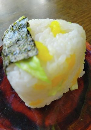 レタスとたくわんのおにぎり-レシピのメイン写真